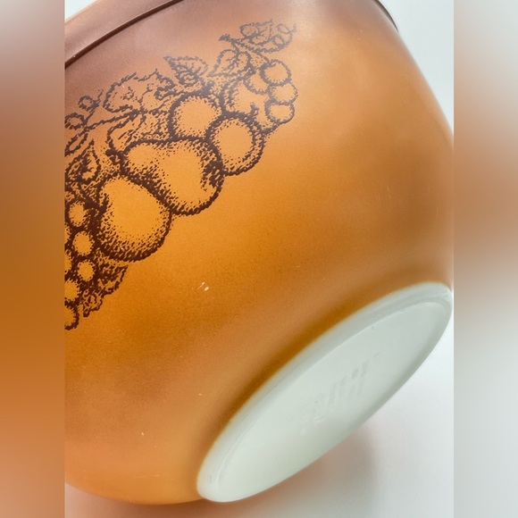 Vintage 1970s Pyrex Old Orchard Nesting Bowls, Set of 2 - Picture 8 of 12